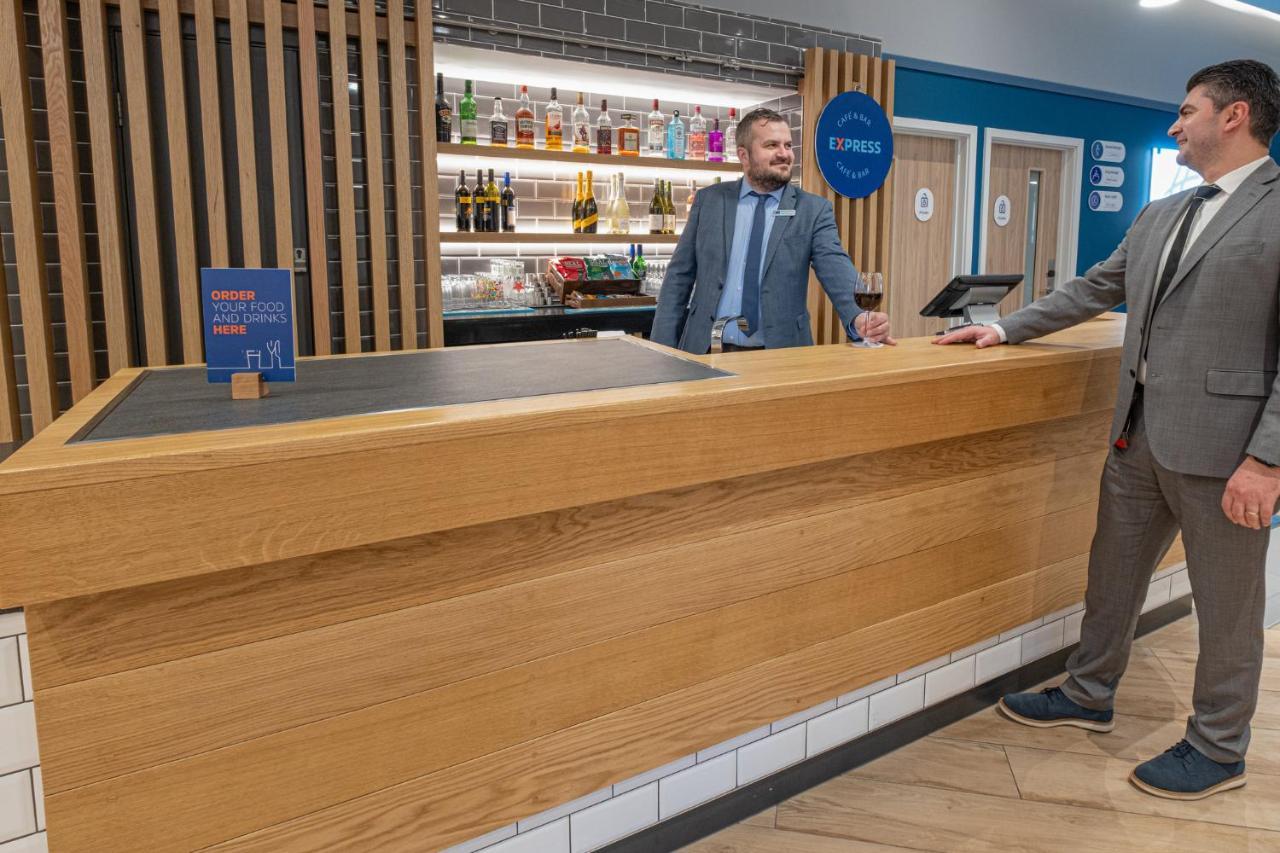 Holiday Inn Express - Fleet By Ihg Eksteriør billede
