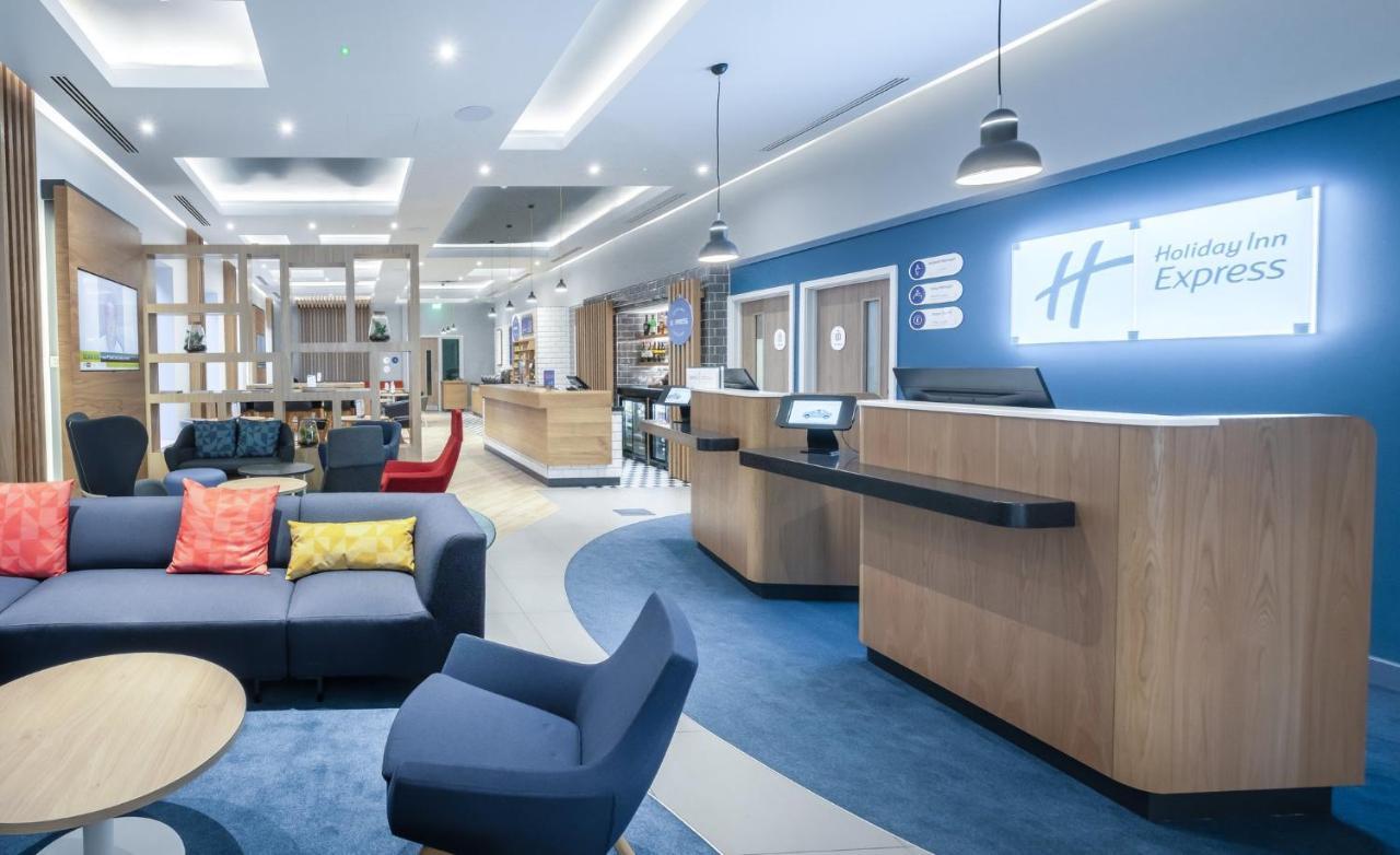 Holiday Inn Express - Fleet By Ihg Eksteriør billede