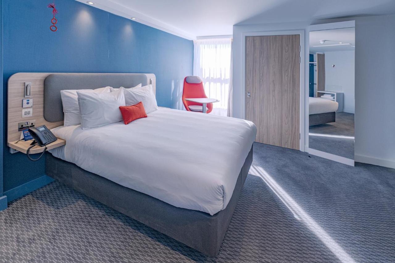 Holiday Inn Express - Fleet By Ihg Eksteriør billede