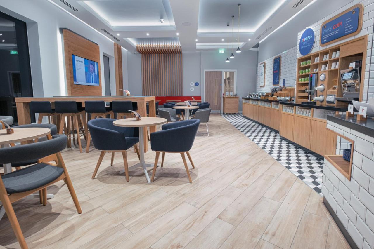 Holiday Inn Express - Fleet By Ihg Eksteriør billede