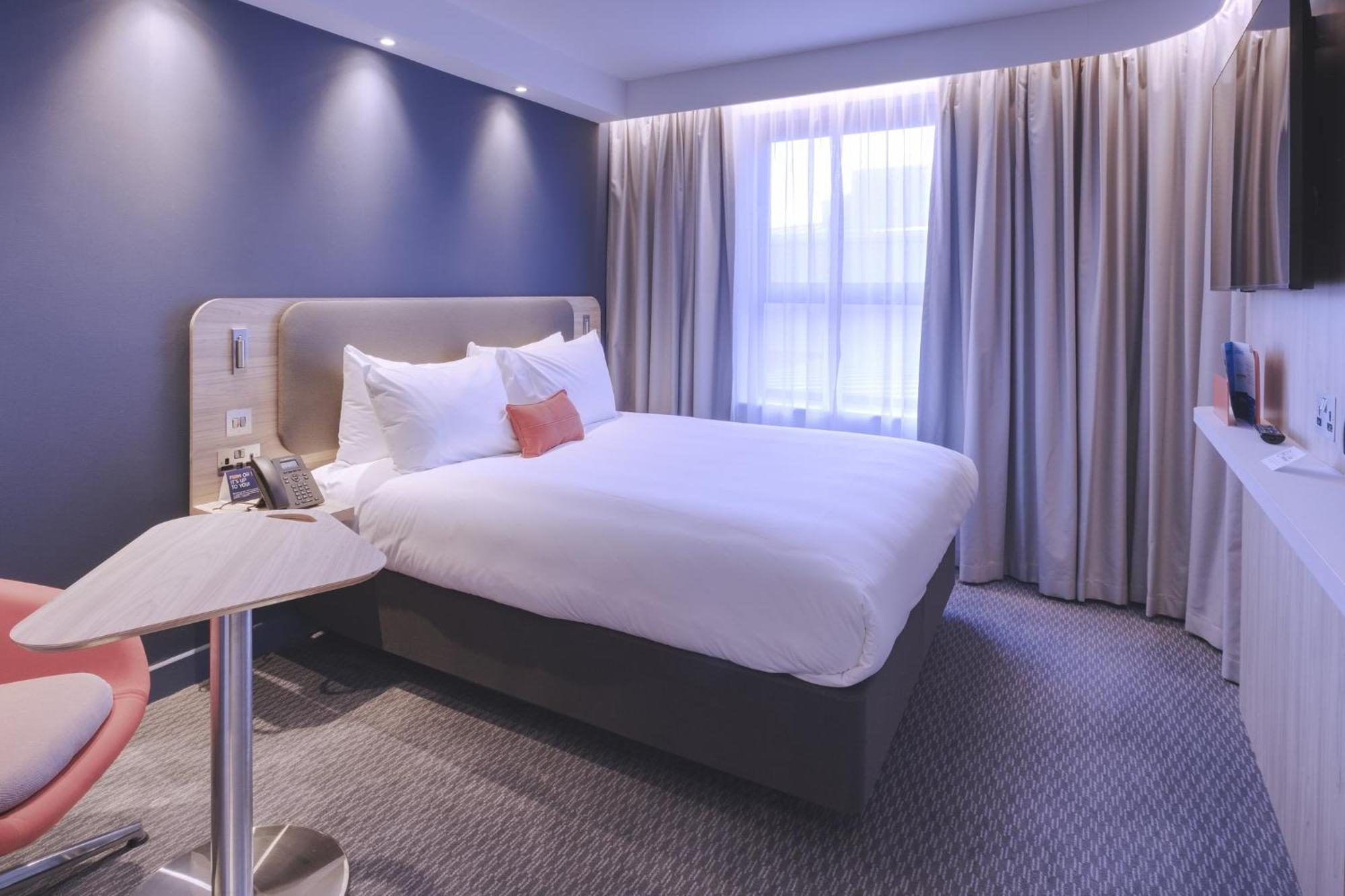 Holiday Inn Express - Fleet By Ihg Eksteriør billede